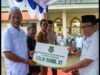 Pj Bupati Kapuas Bersama Ketua DPRD Kapuas Berikan Bantuan Dana Hibah Rp 25.000 000 Kepada Ketua Langgar Nurul Hidayah 