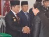 Bupati Heriyus Serahkan Satyalancana Karya Satya kepada 27 ASN